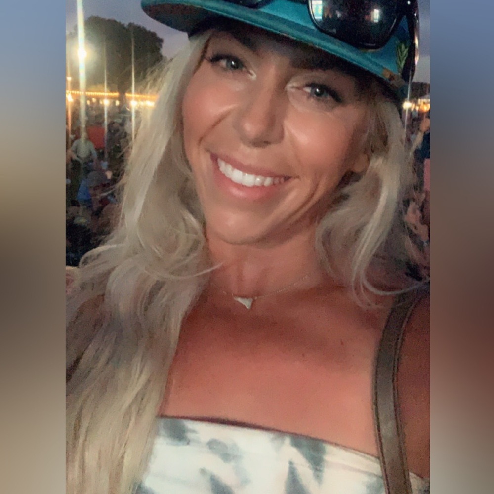 Meet your Posher, Cj